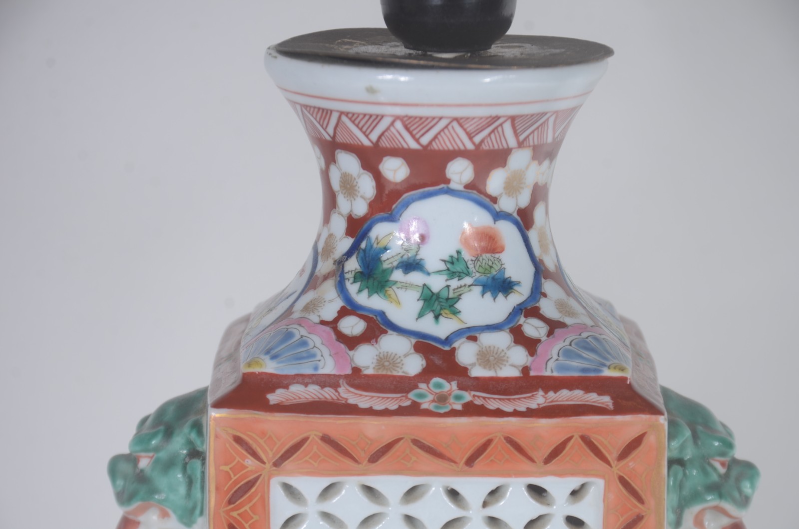 Abajour de porcelana oriental policromada. - foto 7 de 10