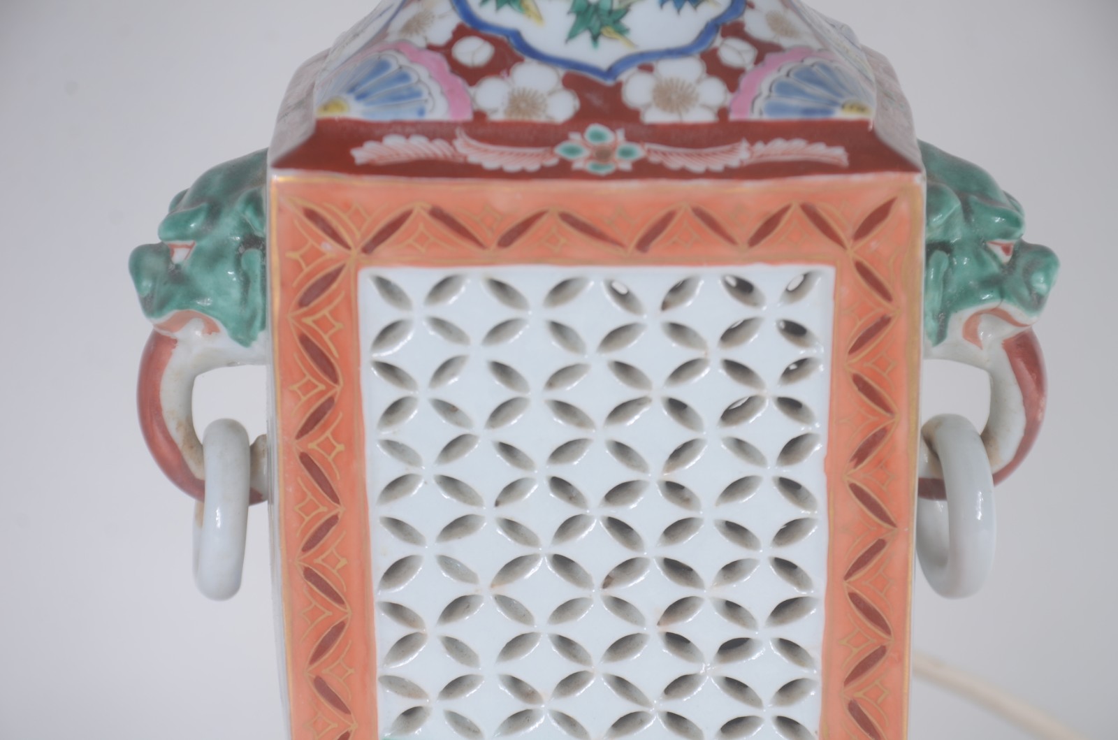 Abajour de porcelana oriental policromada. - foto 8 de 10