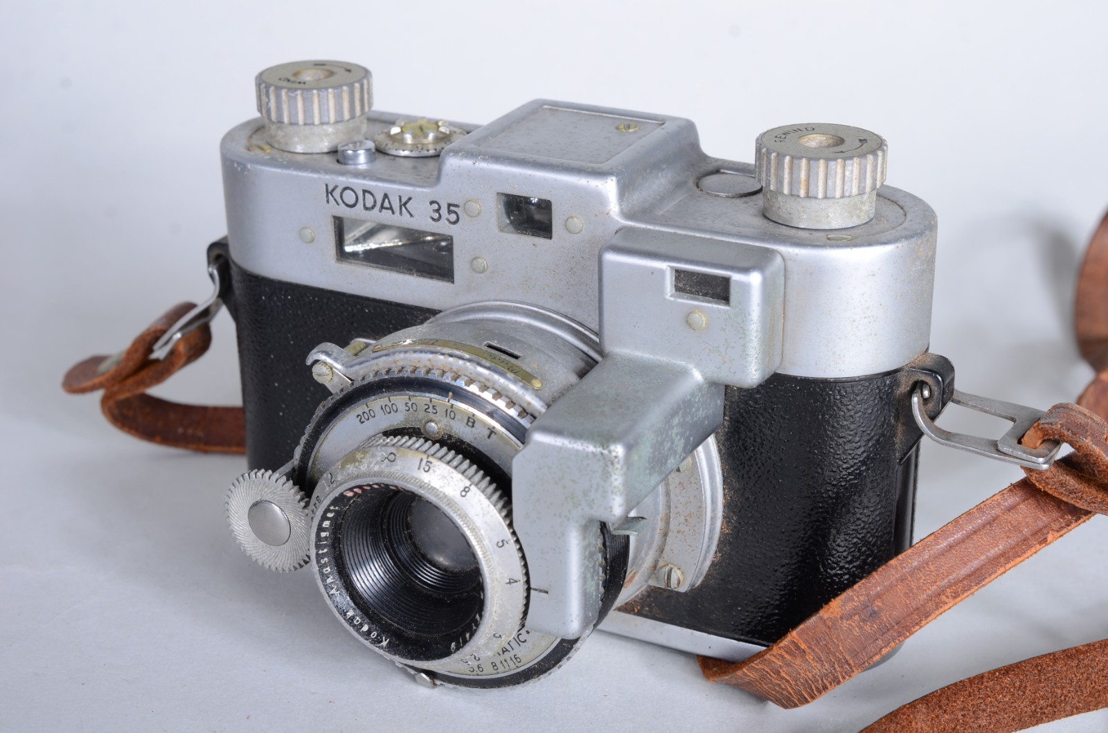 Diversas peças, sendo: 3 antigas máquinas fotográficas (Kodak, Nikon... - foto 3 de 11