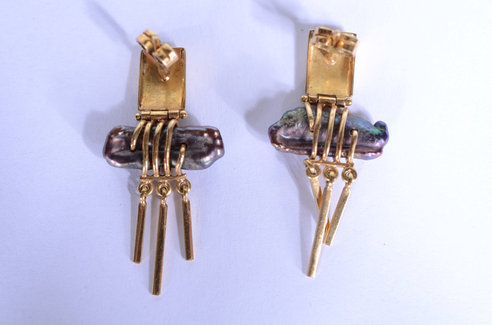 Conjunto de colar e par de brincos de perolas negras e ouro 18 k. - foto 3 de 7