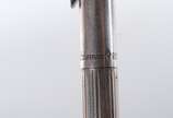 Dupont (1872),  - Caneta de prata, contraste 925 mls. Acompanham cargas.