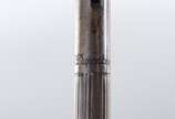Dupont (1872),  - Caneta de prata, contraste 925 mls. Acompanham cargas.