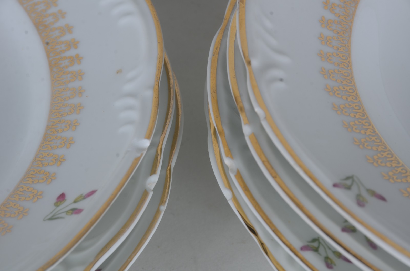 Serviço de jantar de porcelana Schmidt, branco com flores em... - foto 3 de 7