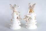 Diversas peças, sendo: duas esculturas de biscu... - Diversas peças, sendo: duas esculturas de biscuit alemão "GESCHUTZT" com detalhes dourados representando figuras femininas aladas e anjos. (asas...