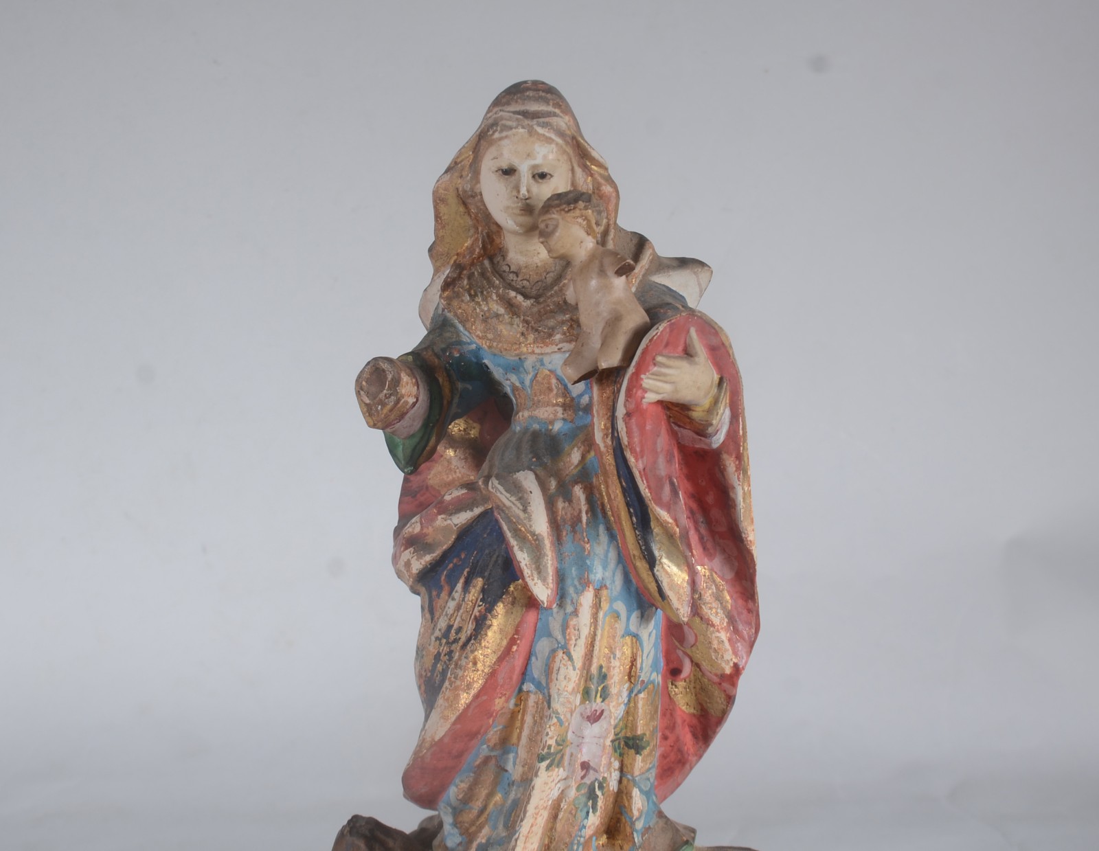 Nossa Senhora com menino - Imagem de madeira policromada e dourada. - foto 2 de 4