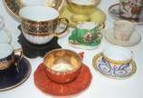 Conjunto com 11 xícaras de porcelana, diversos ... - Conjunto com 11 xícaras de porcelana, diversos modelos e procedências.