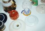 Conjunto com 11 xícaras de porcelana, diversos ... - Conjunto com 11 xícaras de porcelana, diversos modelos e procedências.