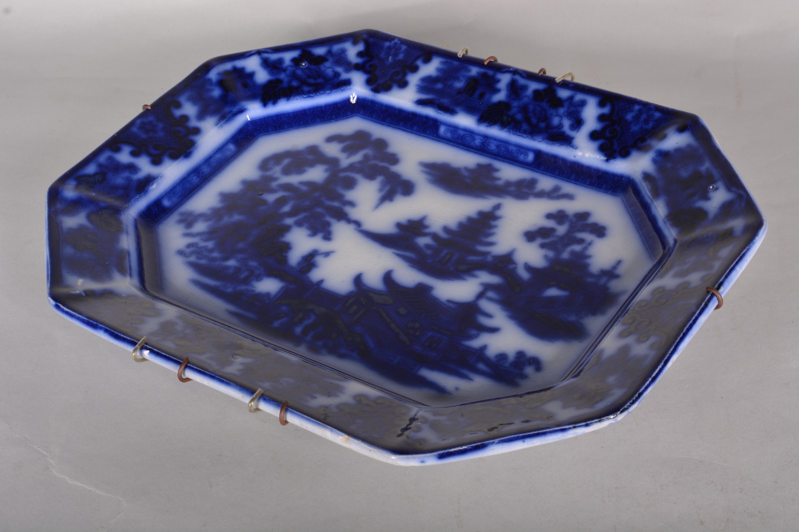 Travessa antiga de faiança inglesa, dita "azul borrão", marca... - foto 3 de 5