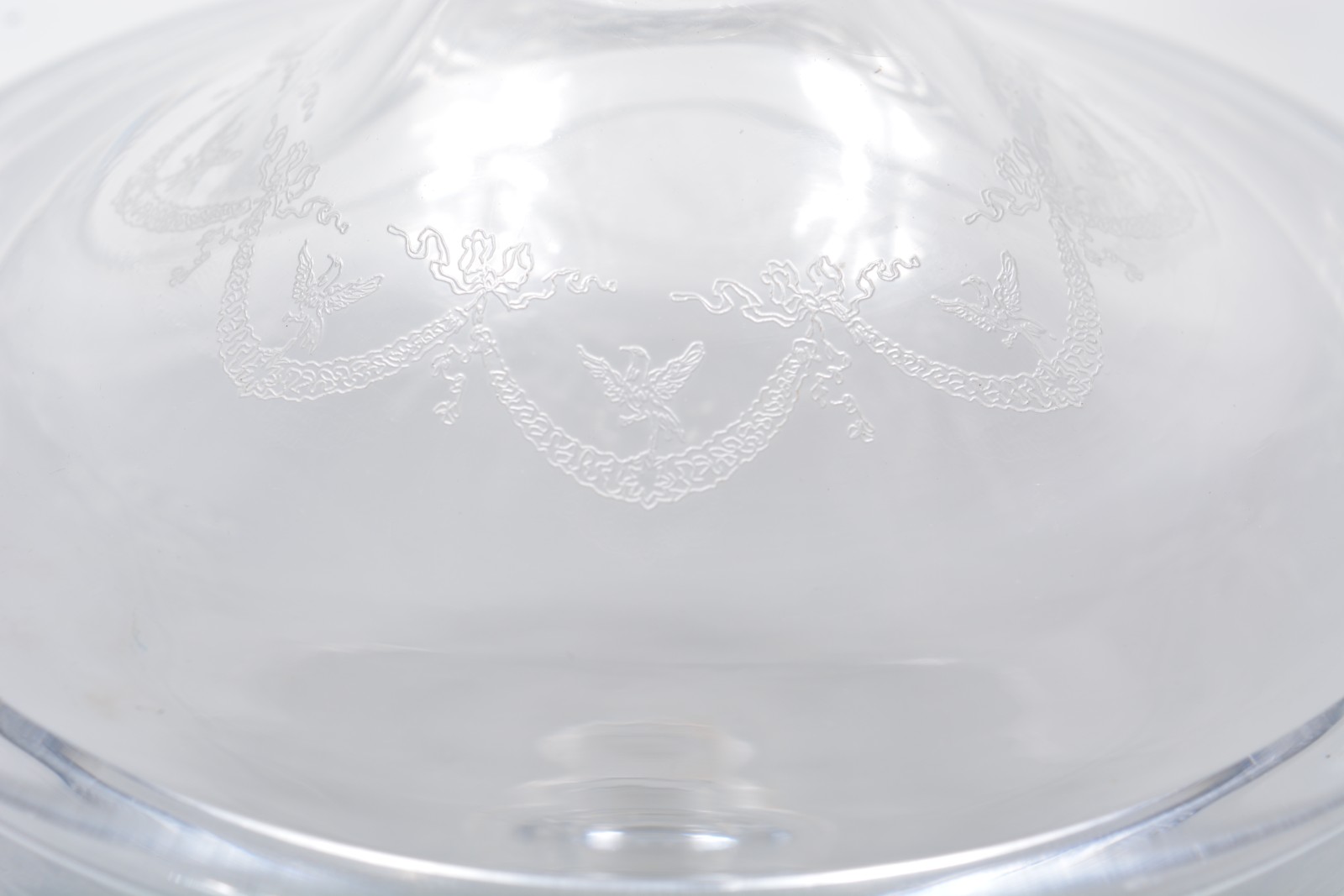 Compoteira com presentoir de cristal europeu com guirlandas lavradas... - foto 2 de 6