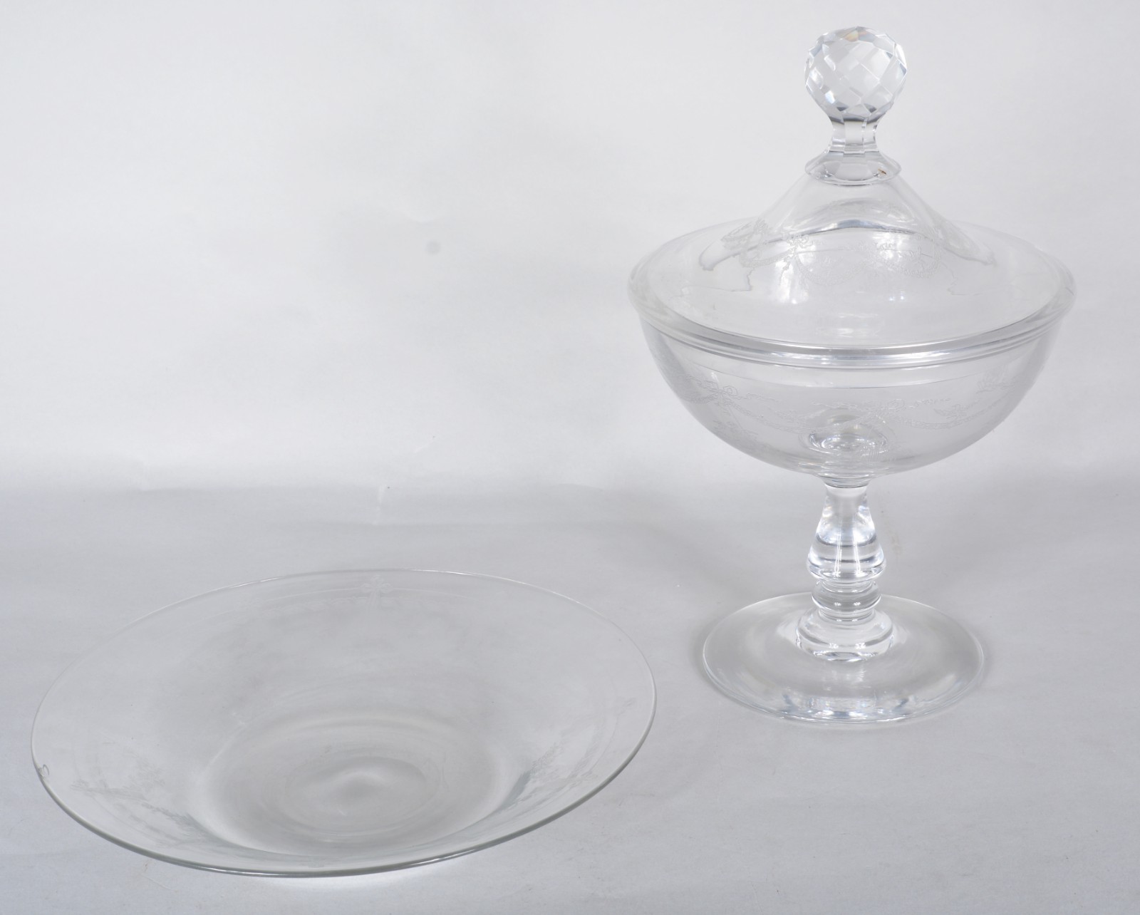 Compoteira com presentoir de cristal europeu com guirlandas lavradas... - foto 4 de 6