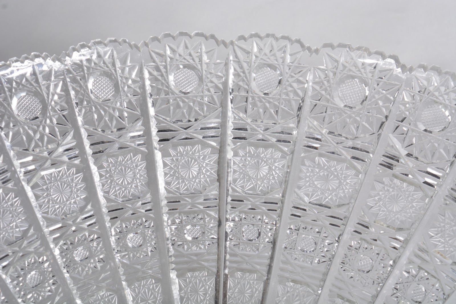 Fruteira de cristal tcheco lapidado. - foto 4 de 7
