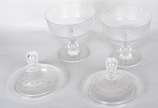 Par de compoteiras de cristal europeu com "greg... - Par de compoteiras de cristal europeu com "gregas" lavradas. Pequenos bicados.
