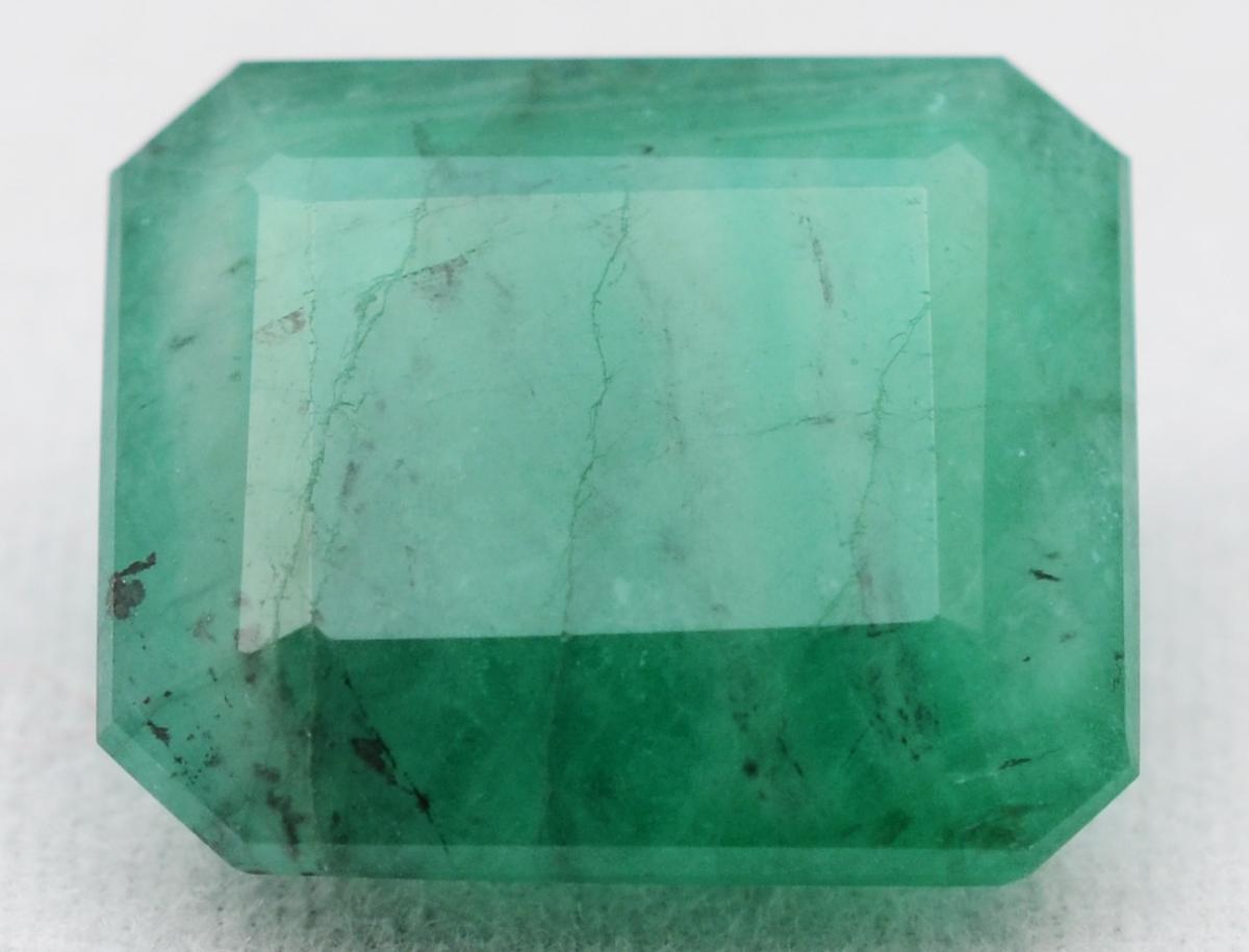 Esmeralda lapidação retangular, com 13,0 carats, boa cristalização... - foto 3 de 3