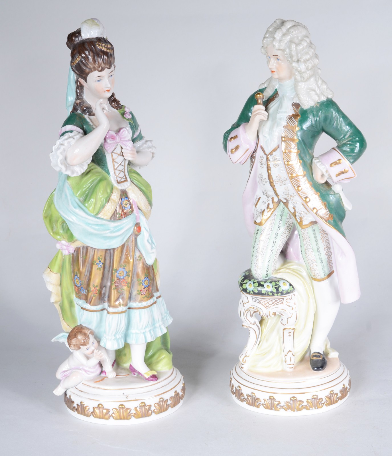 Par de estatuetas de porcelana alemã policromada representando casal... - foto 1 de 11