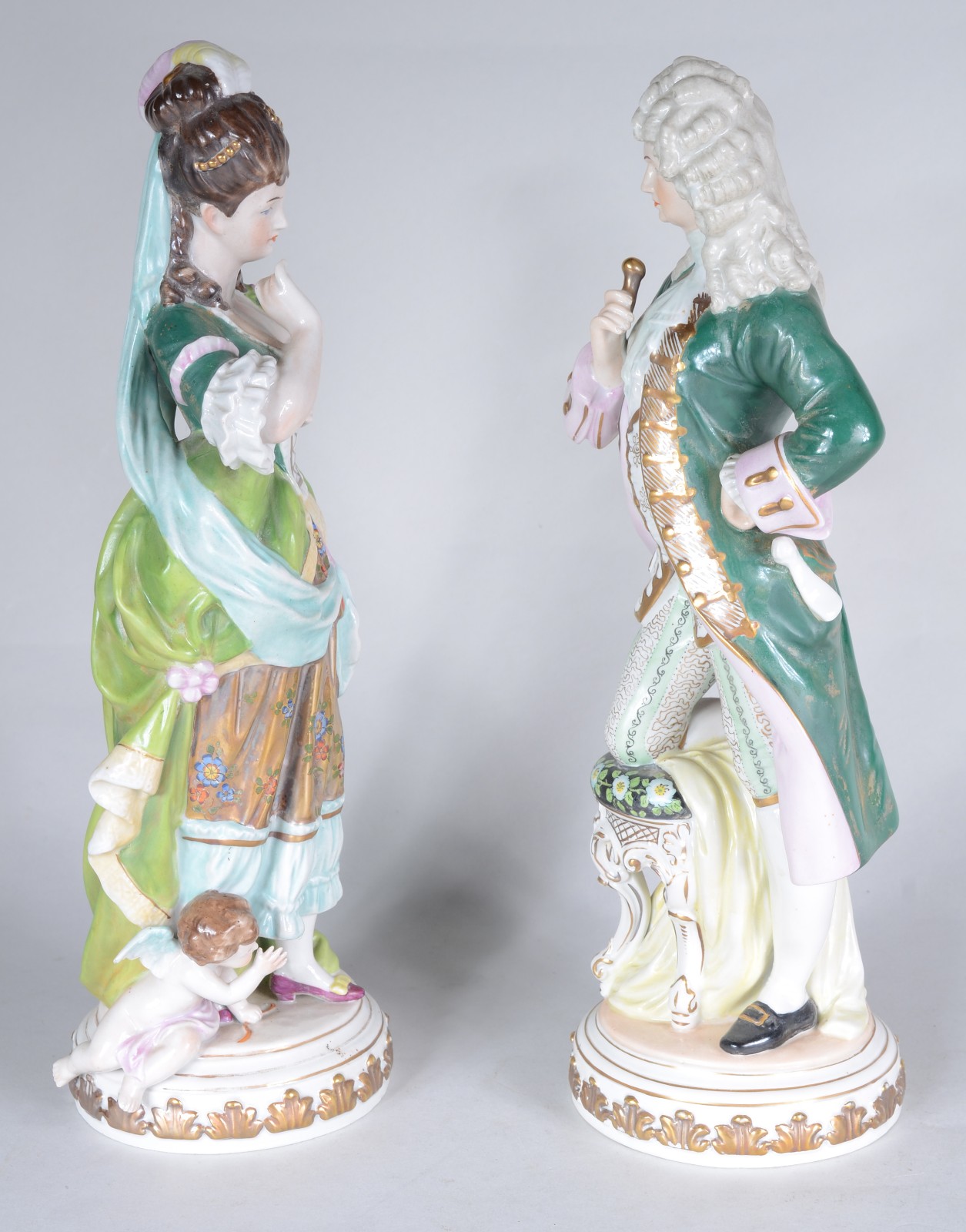 Par de estatuetas de porcelana alemã policromada representando casal... - foto 3 de 11