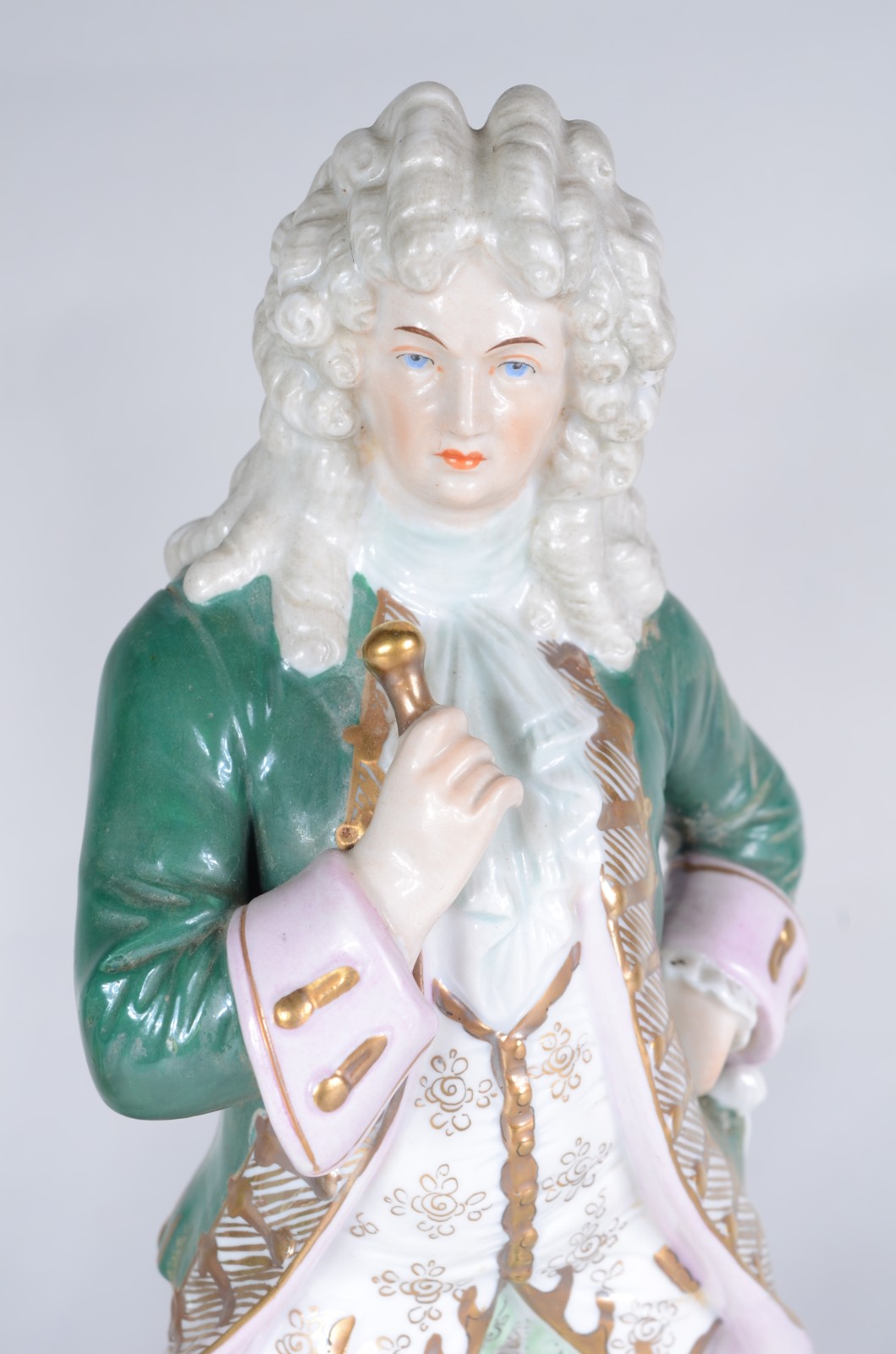 Par de estatuetas de porcelana alemã policromada representando casal... - foto 8 de 11