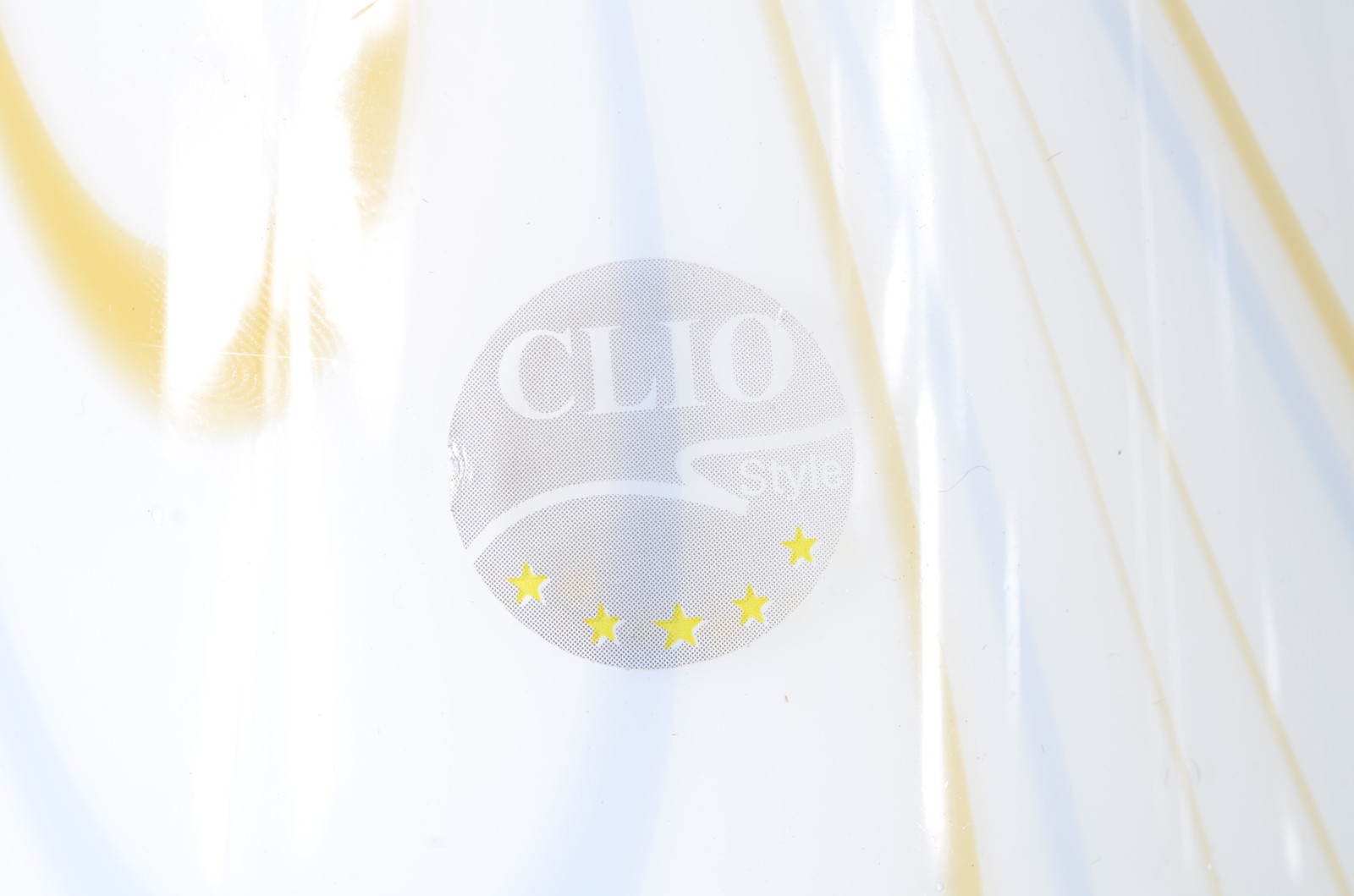 Três vasos de vidro decorativo branco leitoso com mesclados em tons... - foto 3 de 5