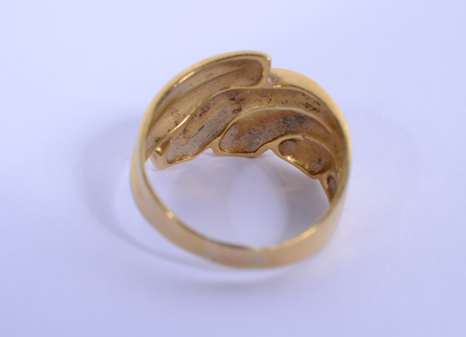 Anel de ouro 18 k., aro 19. (Por motivos de segurança a peça não se... - foto 2 de 8