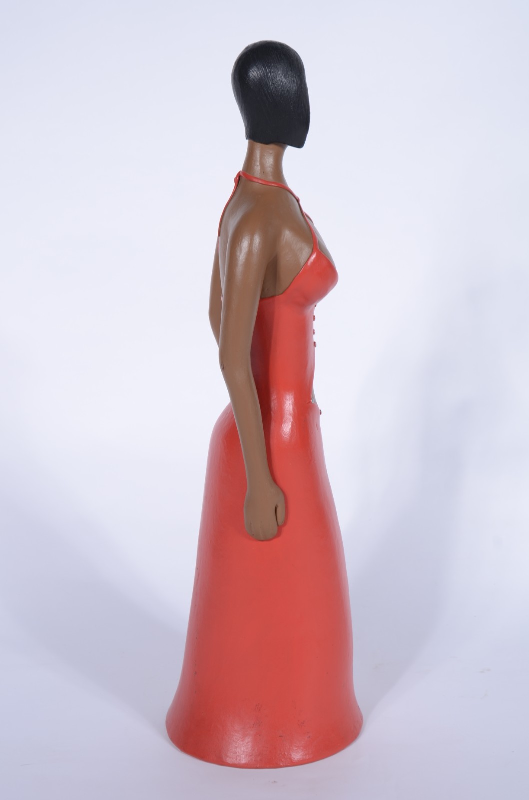 Escultura de barro cozido representando figura feminina de vestido... - foto 3 de 8