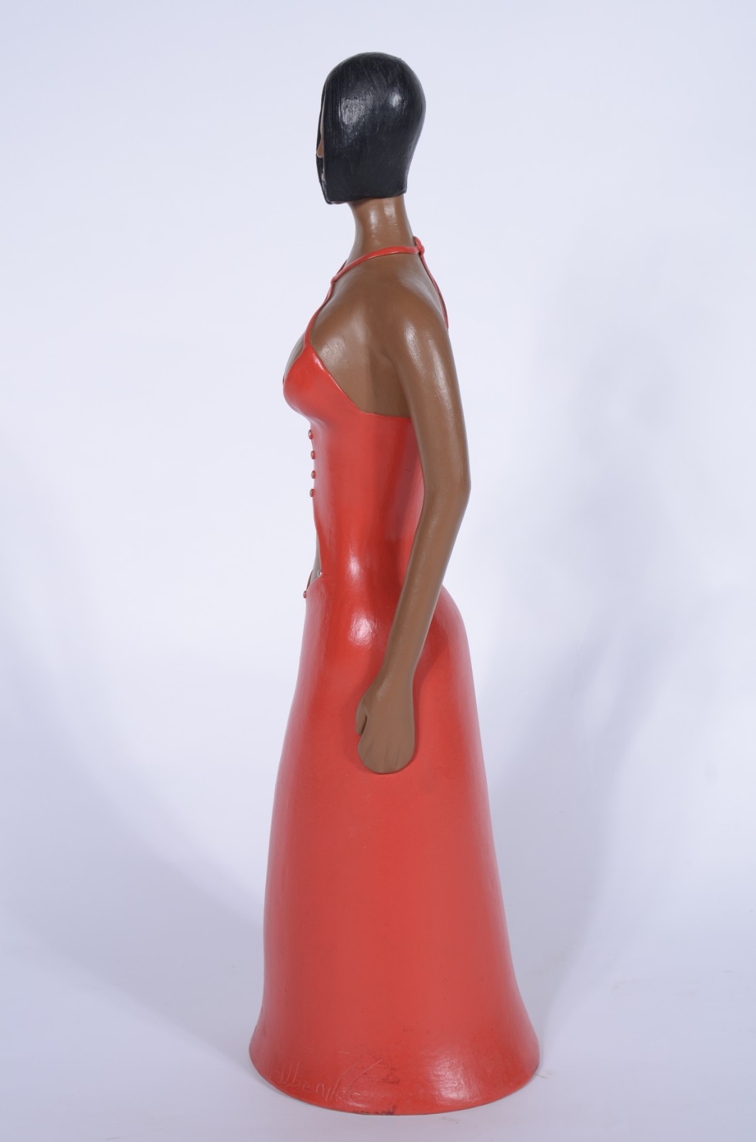 Escultura de barro cozido representando figura feminina de vestido... - foto 6 de 8