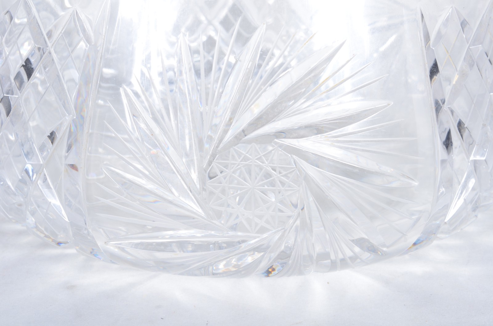 Duas fruteiras de cristal tcheco lapidado. - foto 7 de 10