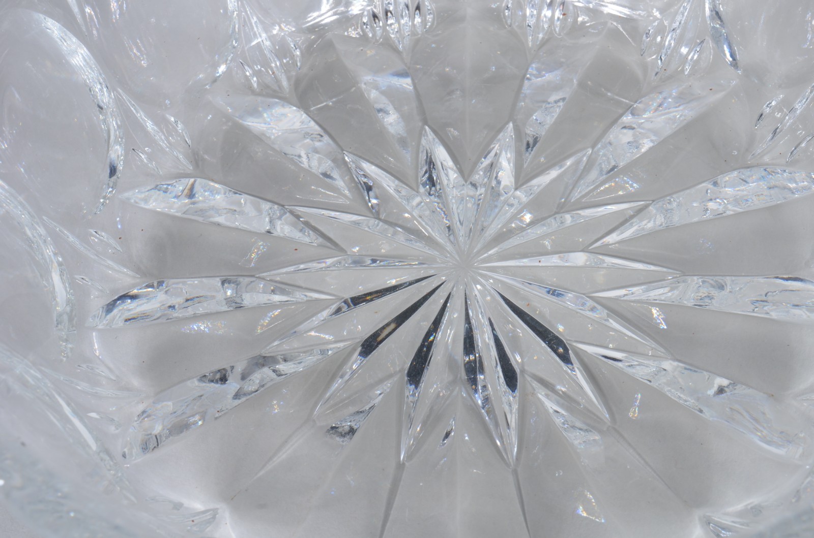 Duas fruteiras de cristal tcheco lapidado. - foto 8 de 10