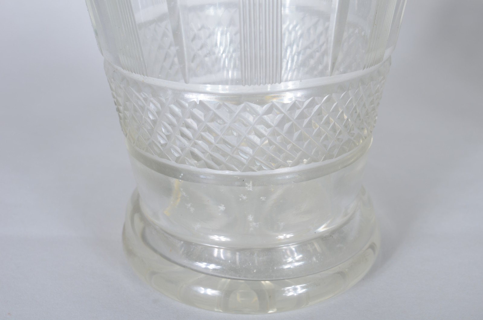 Serviço de cristal, composto de: 9 para água, 10 para vinho tinto, 8... - foto 4 de 11
