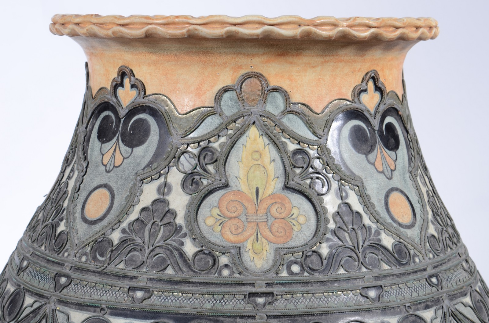 Grande cachepot de cerâmica mexicana, decorado com anjos musicistas... - foto 5 de 11