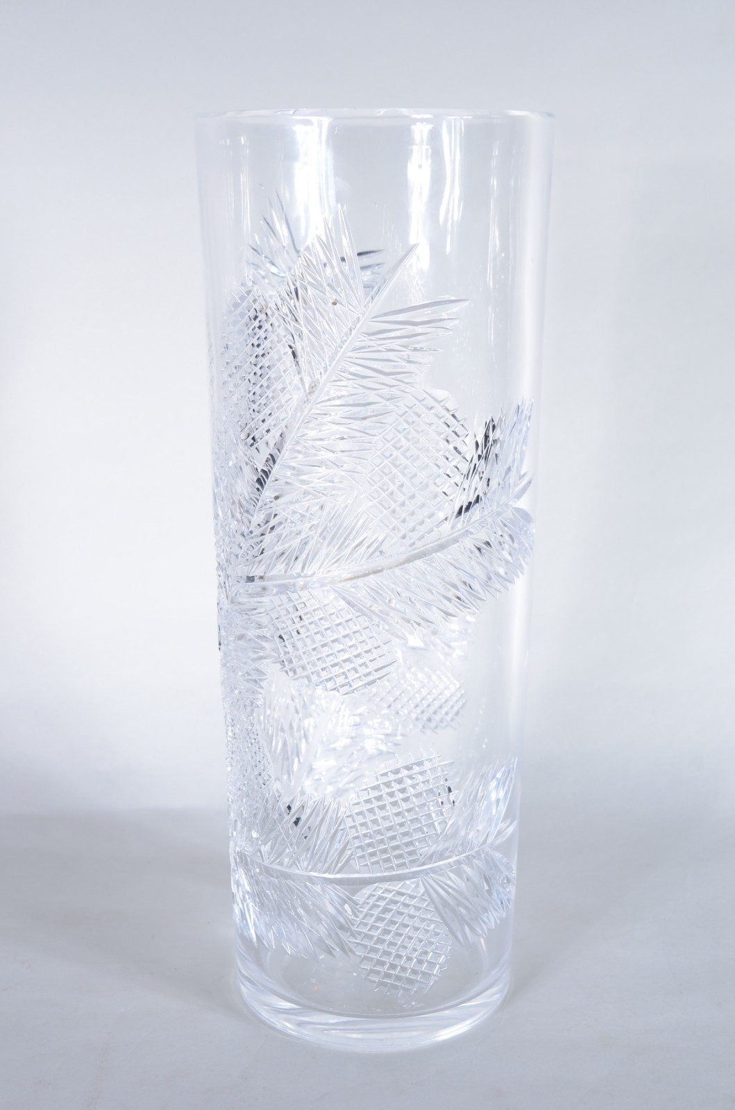 Vaso de cristal lapidado feitio cilíndrico. - foto 2 de 7