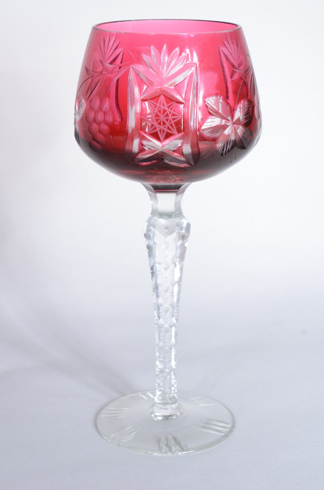 Conjunto com 5 cálices para vinho de cristal alemão doublé rubi... - foto 3 de 7