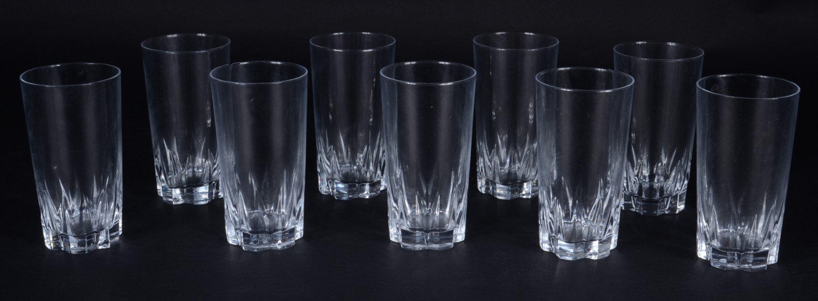 Conjunto com nove copos de cristal para long drink com bases... - foto 1 de 6