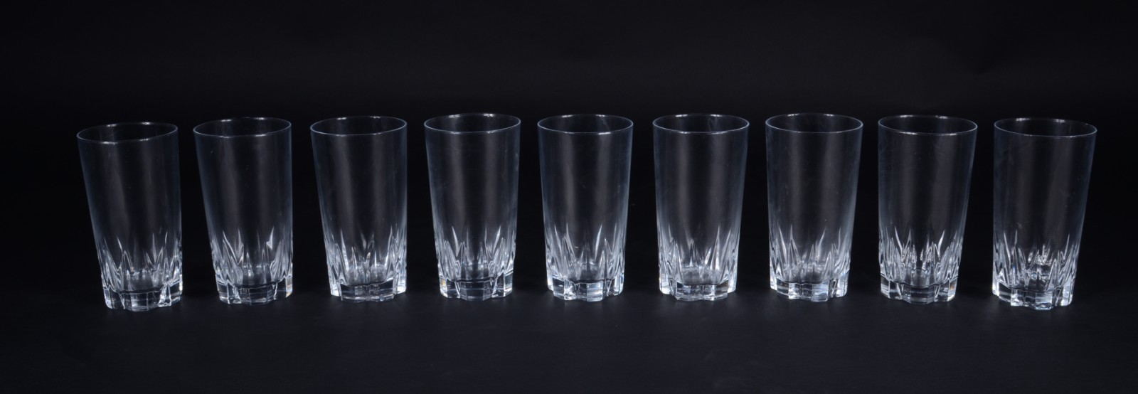 Conjunto com nove copos de cristal para long drink com bases... - foto 3 de 6