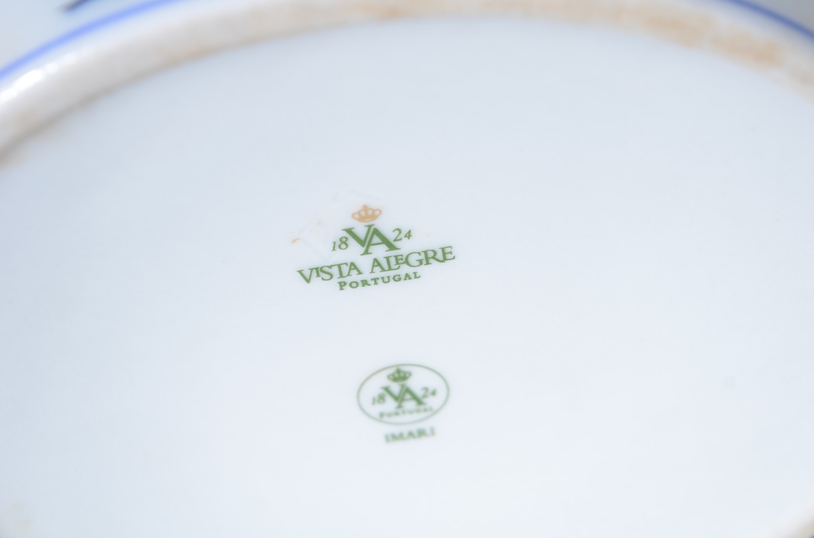 Duas peças, sendo: bowl de porcelana portuguesa Vista alegre com... - foto 10 de 10