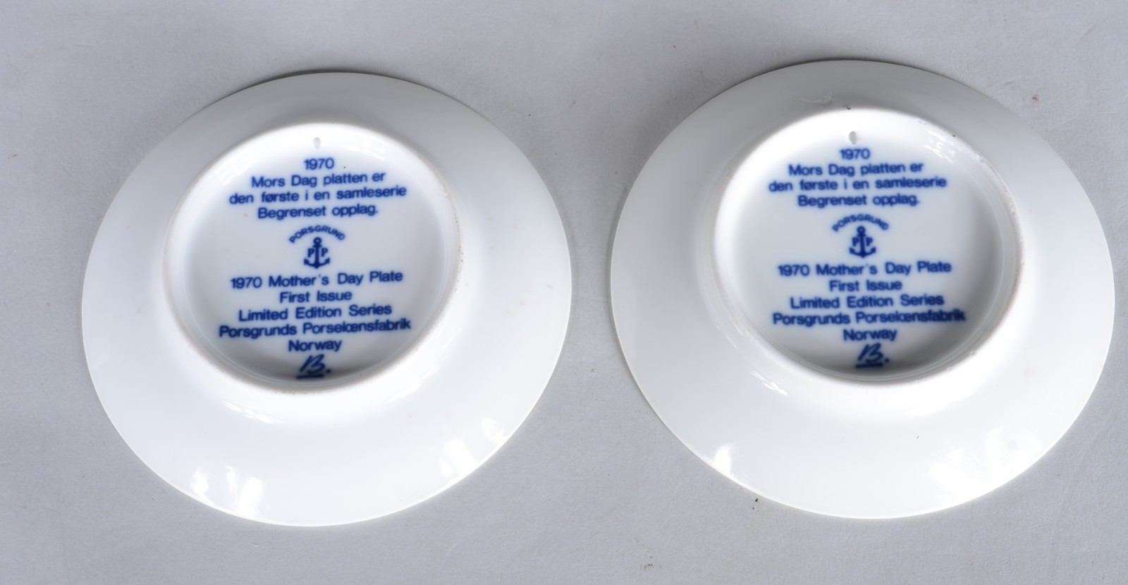 Par de pratos de porcelana norueguesa em tons de azul, comemorativos... - foto 4 de 6