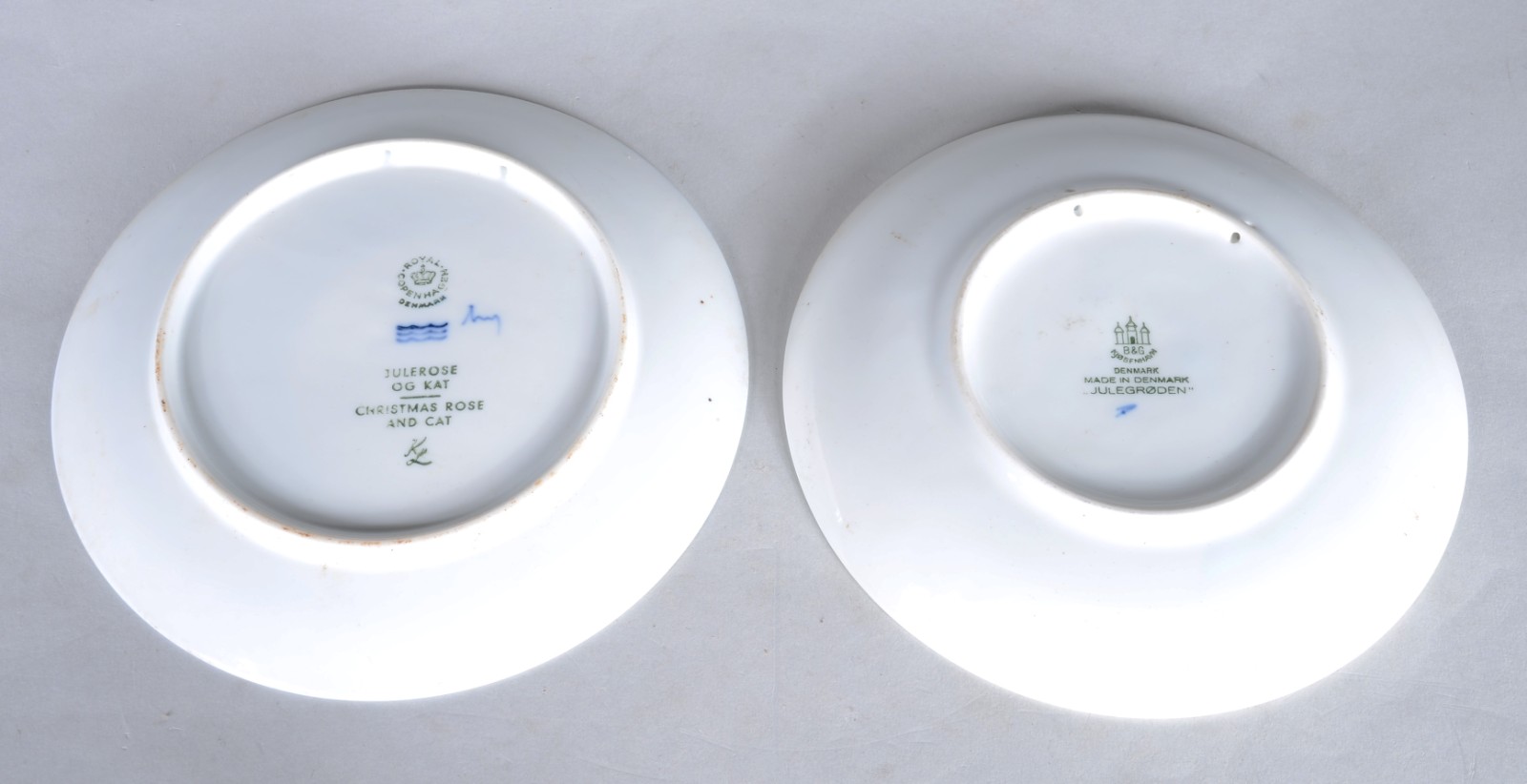 Par de pratos de porcelana dinamarquesa em tons de azul, decorados... - foto 4 de 7