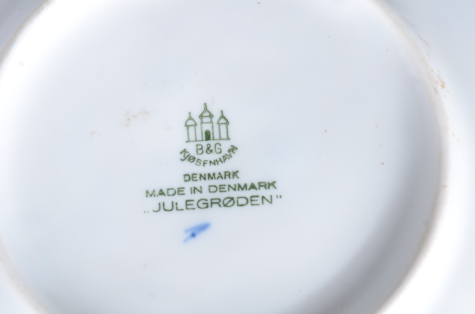 Par de pratos de porcelana dinamarquesa em tons de azul, decorados... - foto 6 de 7