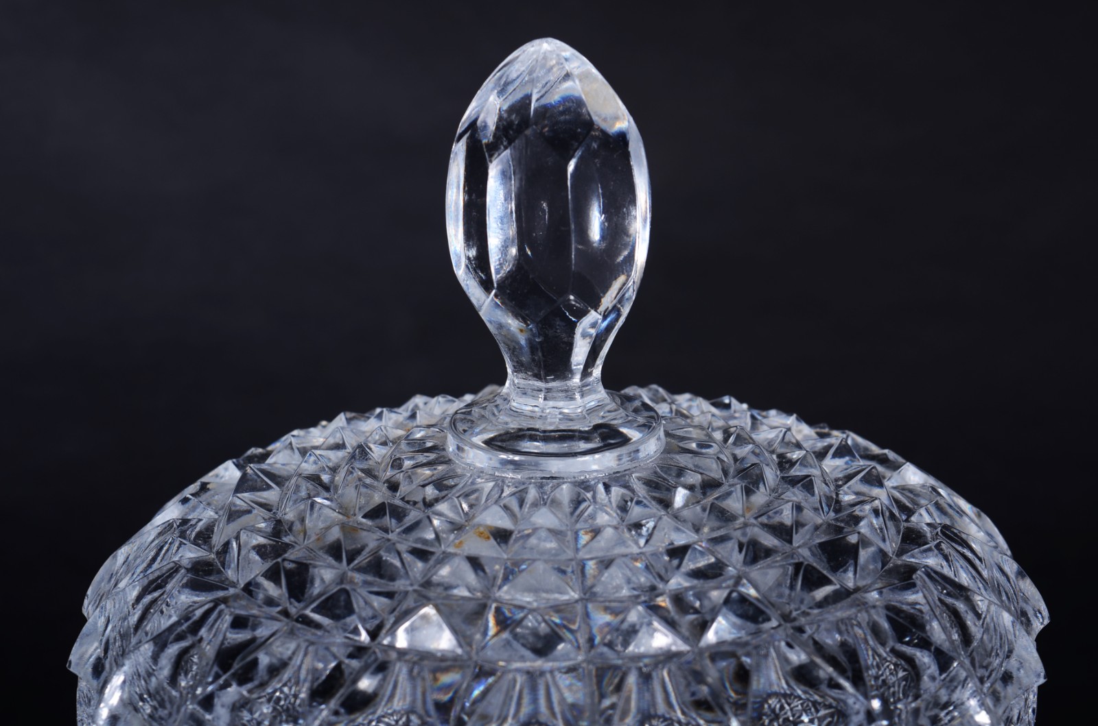 Três peças de cristal lapidado, sendo compoteira e dois bowls. - foto 3 de 11
