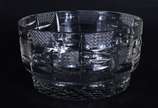 Três peças de cristal lapidado, sendo compoteir... - Três peças de cristal lapidado, sendo compoteira e dois bowls.