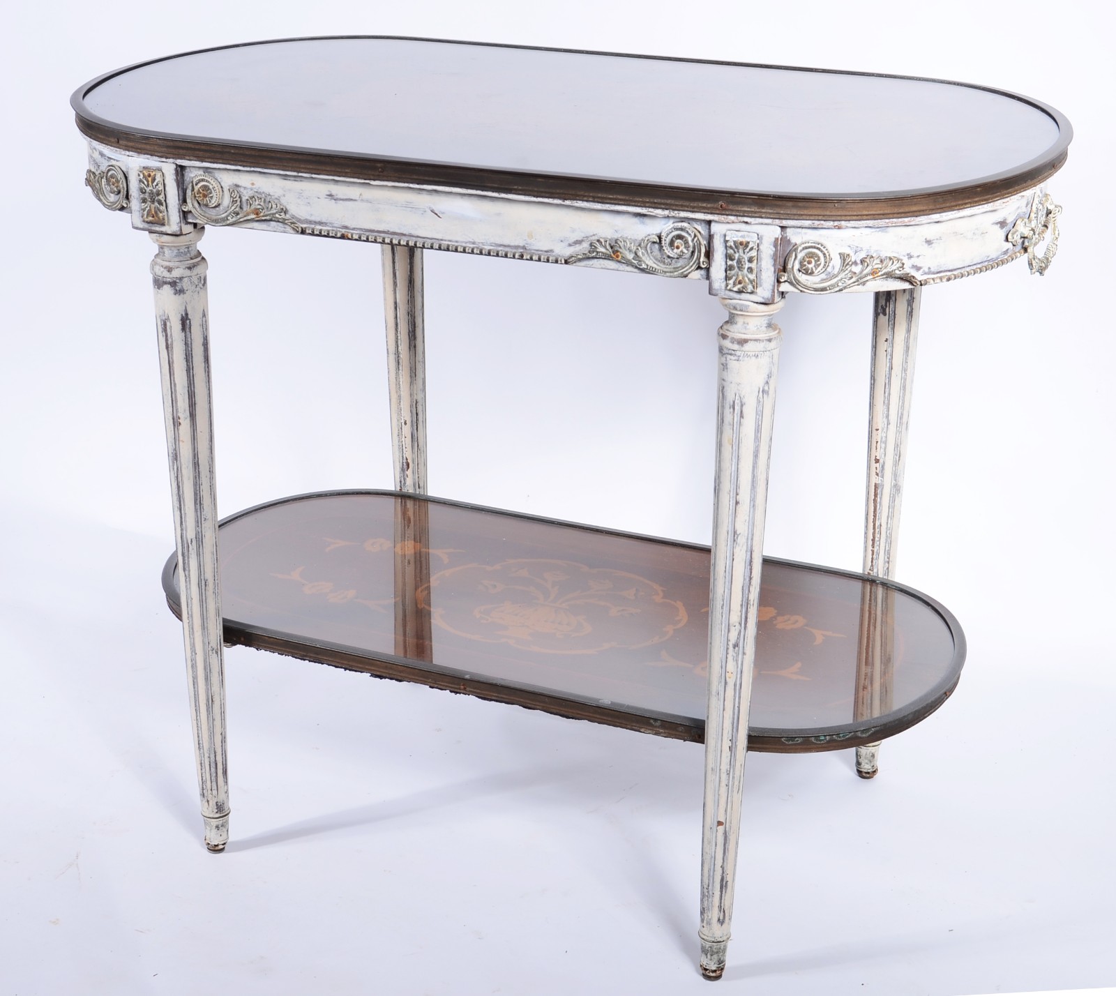 Mesa auxiliar feitio oval, estilo frances, tampo e platô inferior... - foto 1 de 6