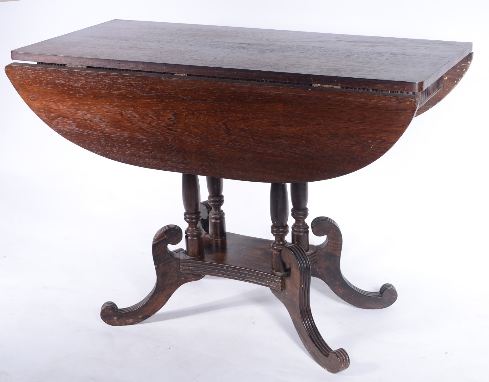 Mesa com abas de madeira nobre, 4 pernas cilíndricas unidas em platô... - foto 1 de 8