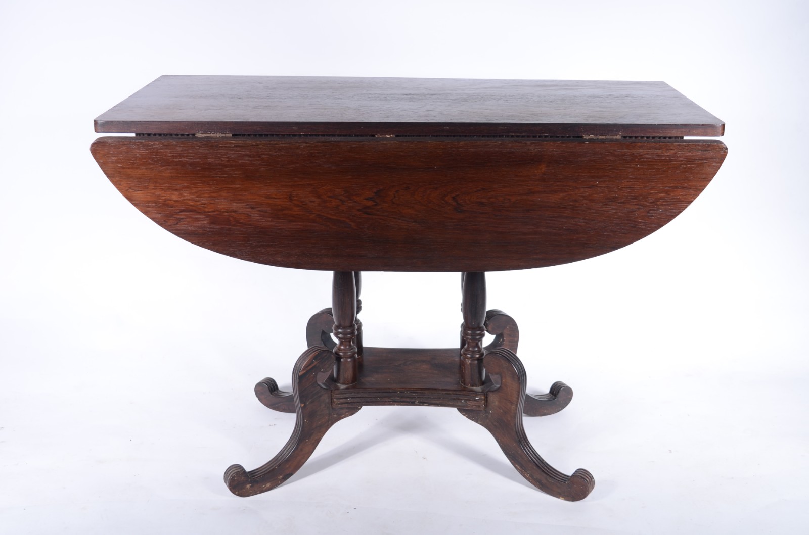 Mesa com abas de madeira nobre, 4 pernas cilíndricas unidas em platô... - foto 4 de 8