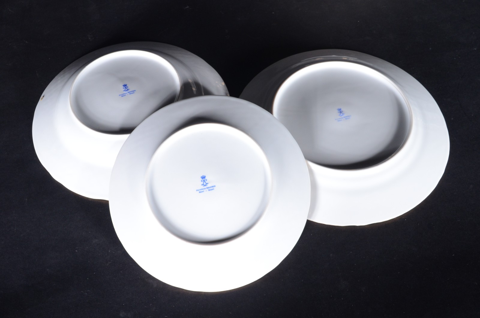 Serviço de jantar de porcelana "Beatriz" na cor branca com friso... - foto 6 de 7