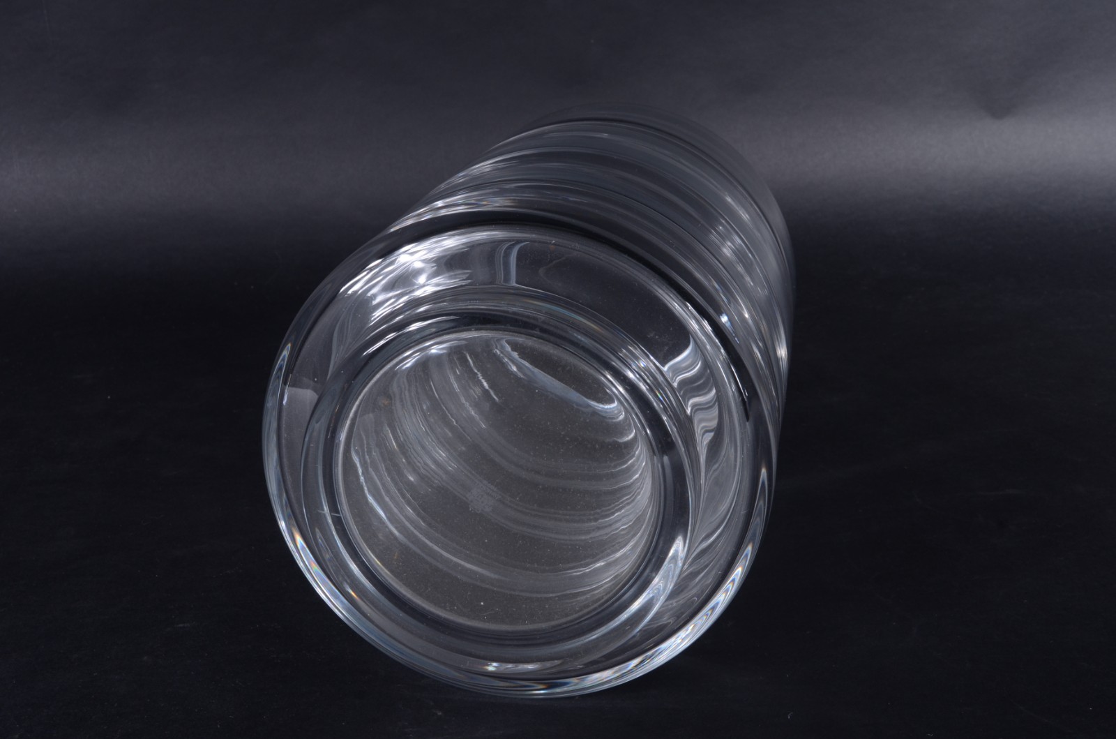 Vaso decorativo de vidro feitio cilíndrico. - foto 3 de 5