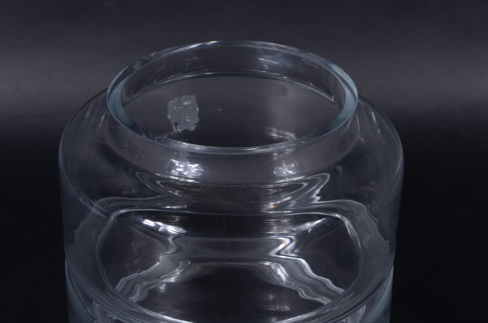 Vaso decorativo de vidro feitio cilíndrico. - foto 4 de 5