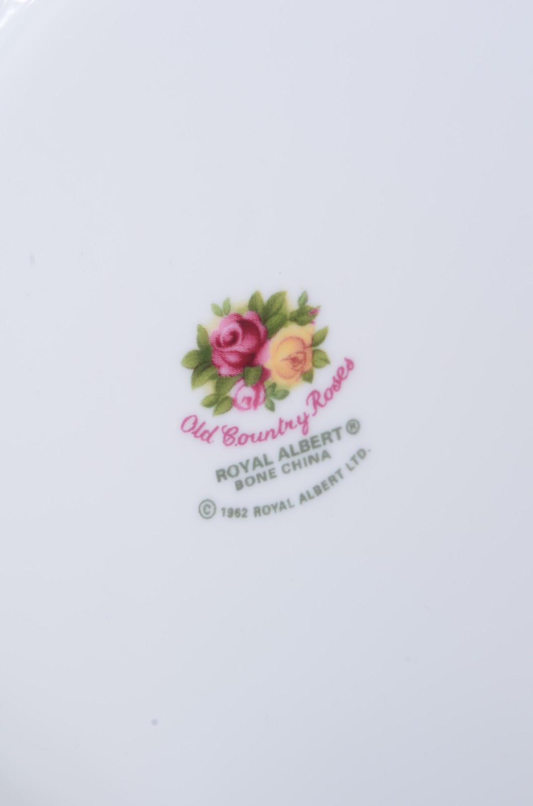 Vaso de porcelana inglesa Royal Albert - "Old Country Roses", fundo... - foto 5 de 5