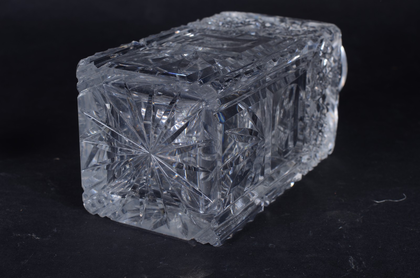 Garrafa de cristal tcheco lapidado. Mínimos bicados na base. - foto 11 de 11
