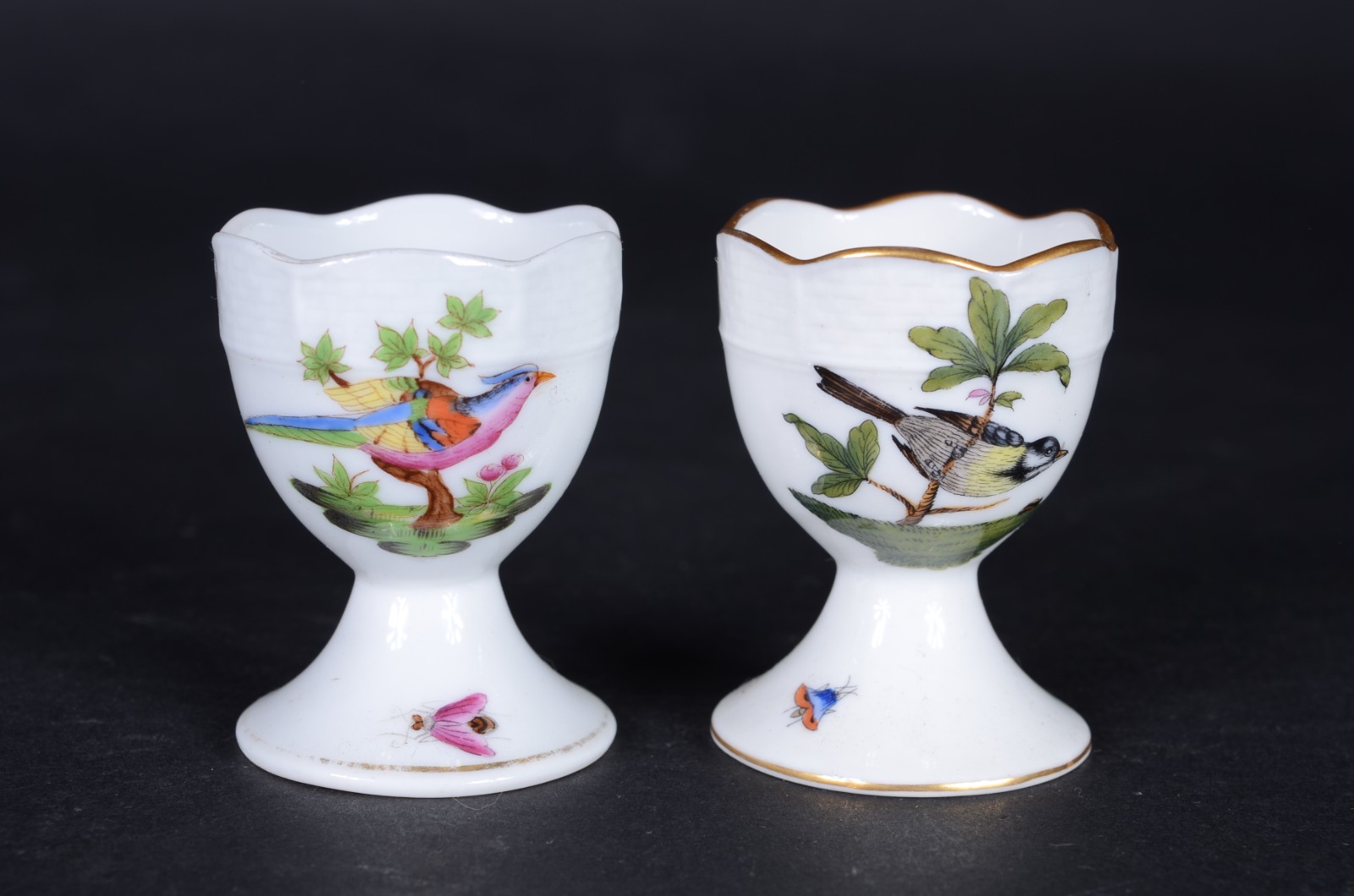 Três peças de porcelana Húngara Herend, sendo: um porta confeitos e... - foto 5 de 9