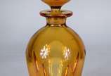 Moser Glassworks (1857),  - Garrafa de cristal tcheco Moser na cor âmbar, marcado na base.