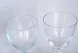Conjunto com 12 taças de cristal para vinho de ... - Conjunto com 12 taças de cristal para vinho de pé alto facetado.