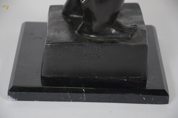 BOTERO - Escultura de bronze com base de mármore representando... - foto 4 de 4